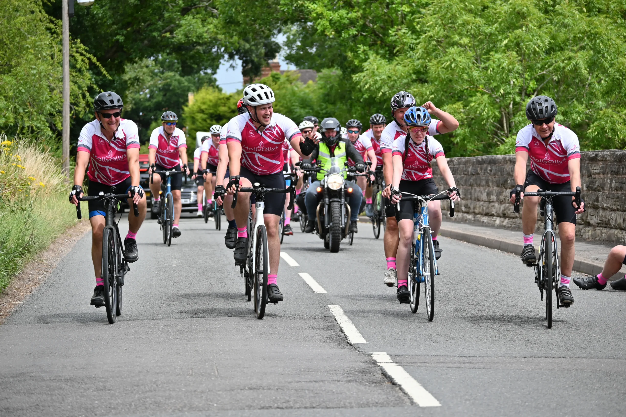 Molly Ollys, cyclists