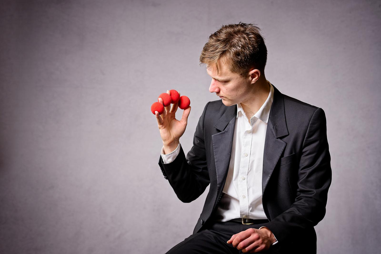 Angus Baskerville, magician, award