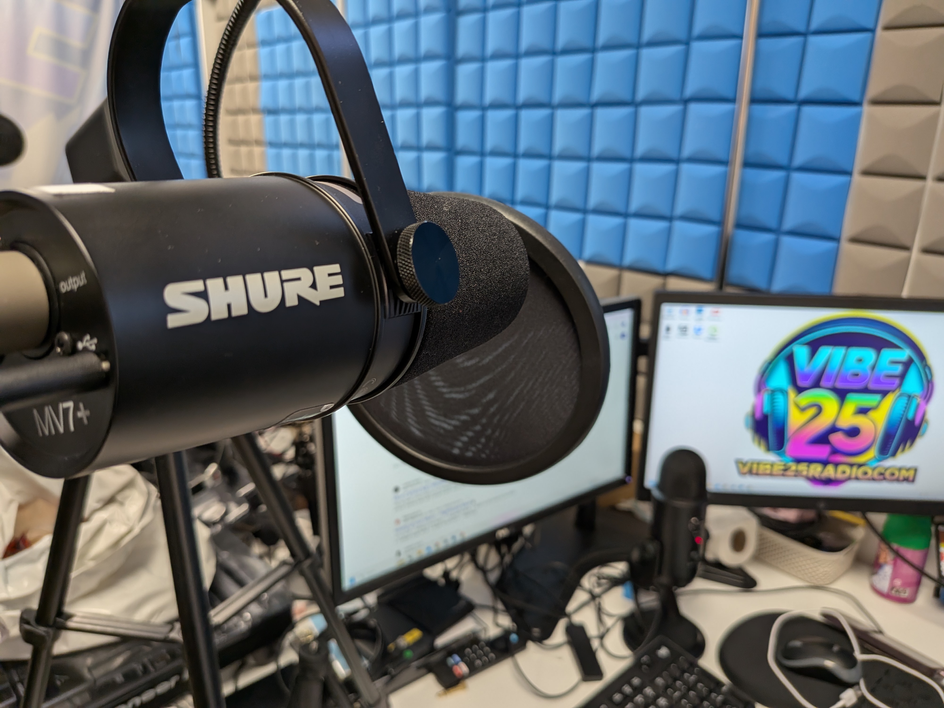 Amanda Chalmers, Vive25 Radio, Smiling Families Charity