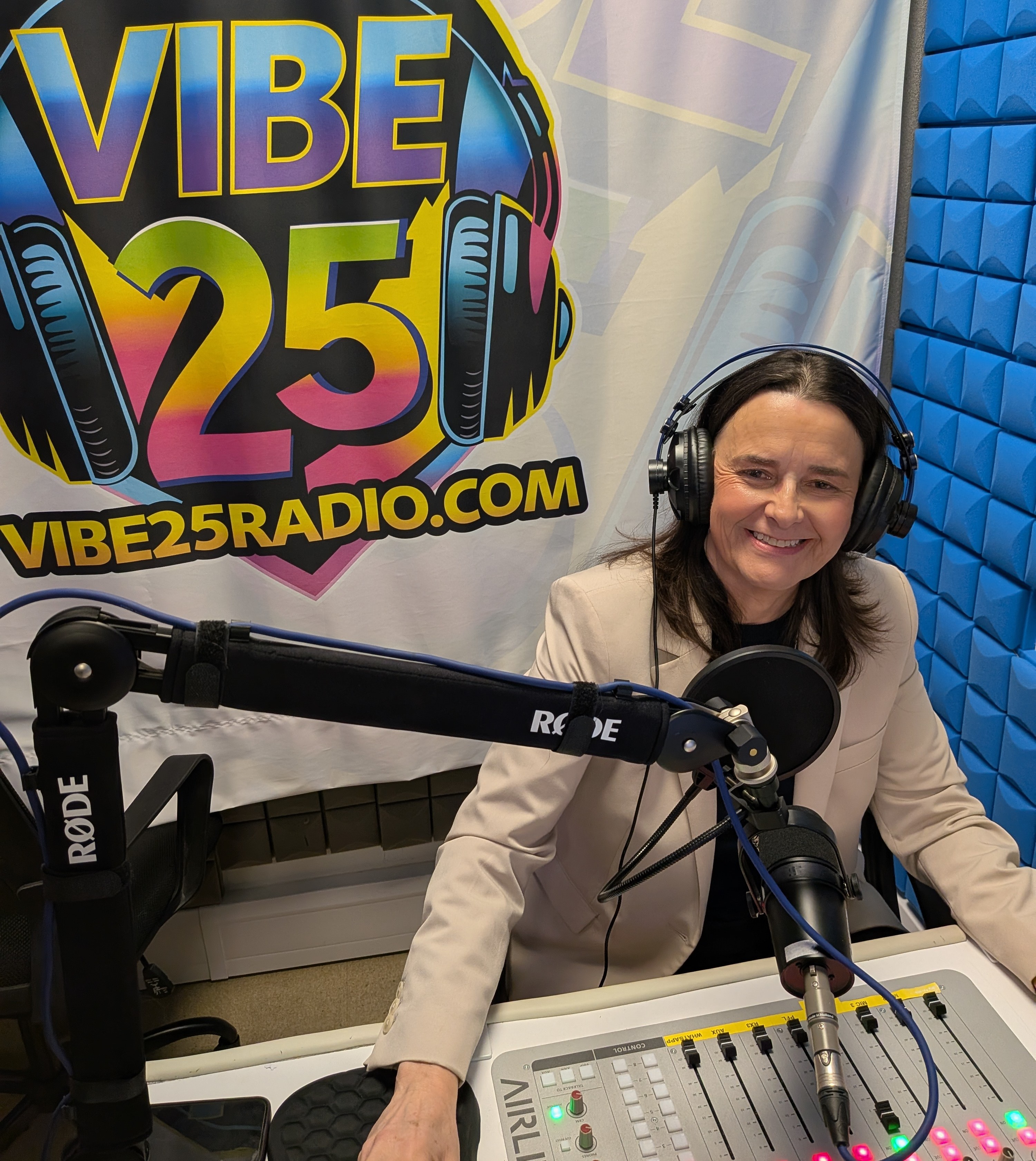 Amanda Chalmers, Vive25 Radio, Smiling Families Charity
