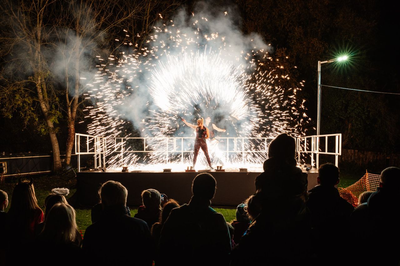 Fleur de Lys, Lowsonford, Halloween, fireworks