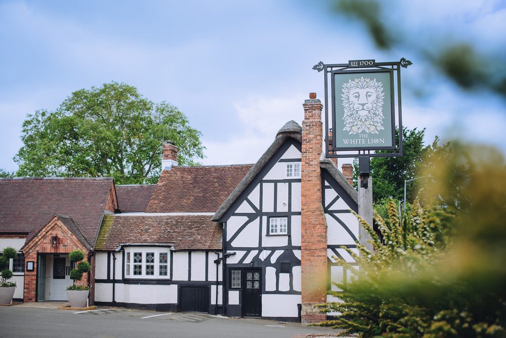 A welcome return to White Lion which joins Peach Pubs stable